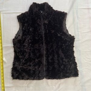 Cejon Black Furry Vest